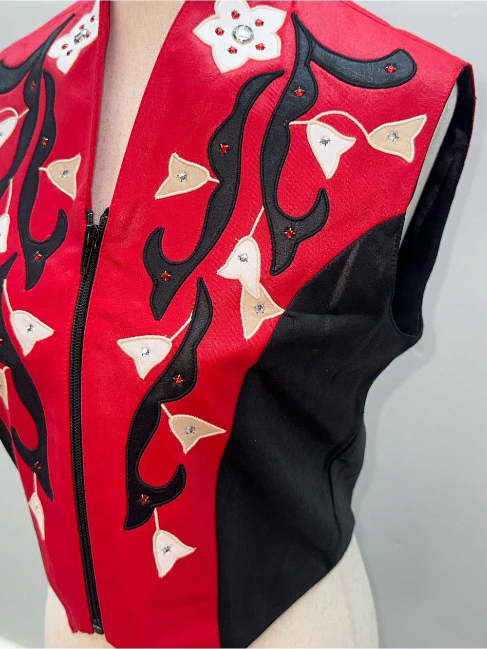 Vintage 1849 Authentic Ranchwear Women Small Western Show Vest Red Black - Picture 3 of 13